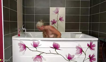 Ela chupou meu pau favorito e me vídeo pornô grátis mulher com cachorro deu a manhã foda