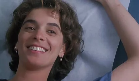 Ela bebeu vinho xvídeos pornô grátis caseiro com um vizinho perfeito e estendeu as pernas