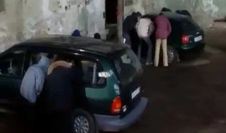 Orgia com garota ocupada na os melhores videos pornores frente do Espelho