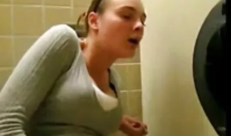 Menina com saltos vídeo pornô pornô grátis pegou sua boca