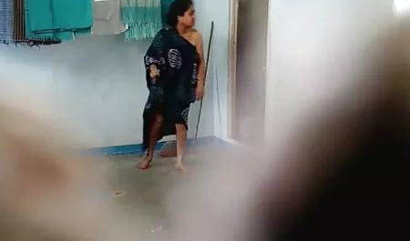 Menina sem calcinha sentado em seu caminho eu quero ver um filme pornô grátis para fazer piscina