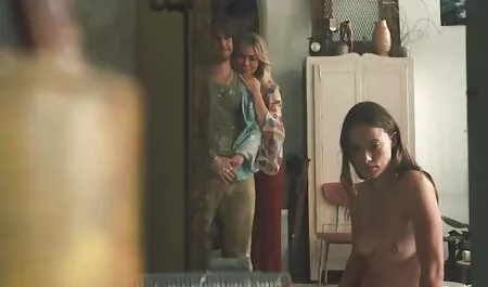 Cutie dá um pigmento de cor grossa para hahala videos de sexo bizarro gratis