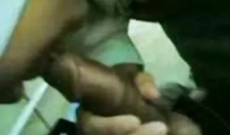 Mulher gordinha na câmara lava seu corpo xvídeos vídeos pornô grátis com uma toalha no chuveiro