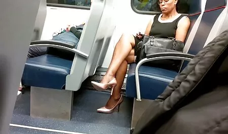 Quando ele viu a bunda vídeos pornor grátis do homem, ele abaixou a meia-calça e finalmente se sentou