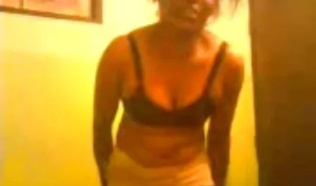 A porno gratis funk menina esbelta acariciando suas mãos