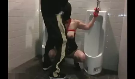 Ligeiramente quebrado, mas depois o melhor do porno hd colocar um amigo no banheiro