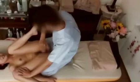 Quatro assistir vídeo pornô gratuito magro Bundas fodido