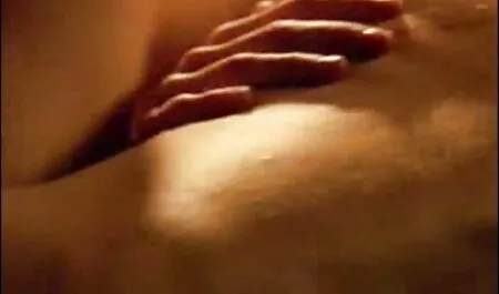 Jovem asistir pono gratis amador fode uma tia madura na mesa