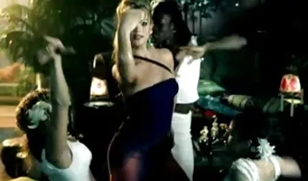 Agitando video caseiro de sexo grátis os dedos e chupando