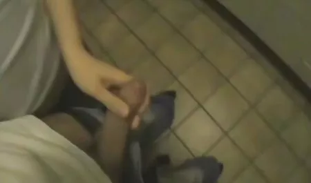 O homem pornô grátis vídeo pornô grátis que virou o bolo no cu