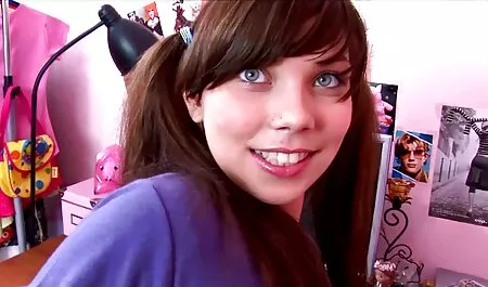 Dois cadela em vídeo pornô sexo grátis meias tem ripped em meias