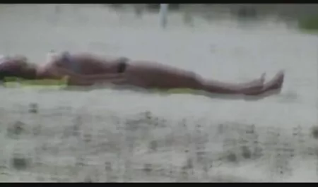 Um xvídeo pornô de graça amigo dá a sua esposa uma boca