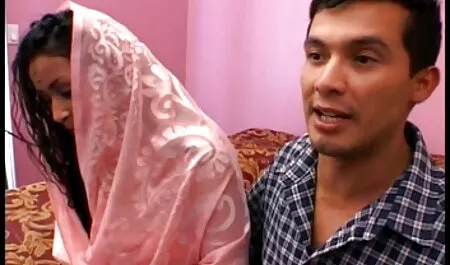 Peituda esposa em A videos porno com animais gratis banho