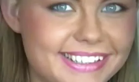A mulher que ligou parou a orgia e o sexo gratis kid bengala amante terminou em sua boca