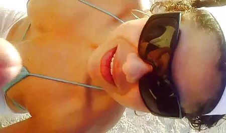 Marina é feliz com quero ver um filme pornográfico grátis dois lésbicas com beijos como pernas