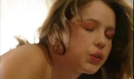 Corpo videos porno com animais gratis de lavagem e piercing na câmera escondida no banheiro