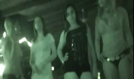 A loira pediu sexo portugues gratis ao Pai para sair com sua buceta e boca
